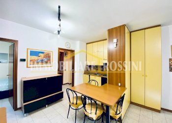 Cucina - Bilocale via Leopoldo Gasparotto, 57, Varese - foto 10