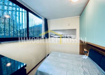 Camera da letto - Bilocale via Leopoldo Gasparotto, 57, Varese - foto 16