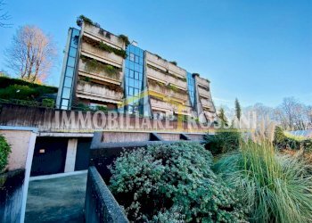 Facciata - Bilocale via Leopoldo Gasparotto, 57, Varese - foto 1