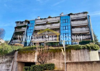 Facciata - Bilocale via Leopoldo Gasparotto, 57, Varese - foto 22