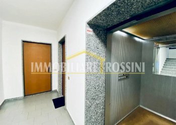 Ascensori - Bilocale via Leopoldo Gasparotto, 57, Varese - foto 26