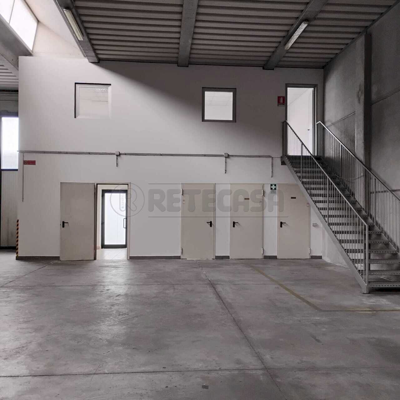 Locale Commerciale Via Cà Sordis, Montebello Vicentino - foto 3