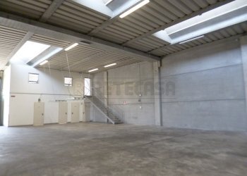 interno - Locale Commerciale Via Cà Sordis, Montebello Vicentino - foto 5