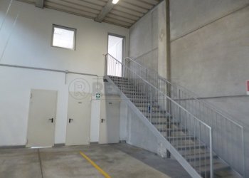 scale-ufficio - Locale Commerciale Via Cà Sordis, Montebello Vicentino - foto 4