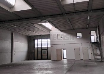 Locale Commerciale Via Cà Sordis, Montebello Vicentino - foto 2