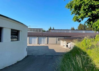 accesso - Capannone via Astico, 41, Varese - foto 2