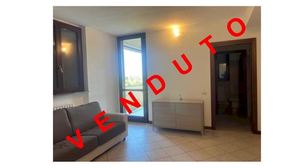 Salone - Monolocale via per Cascina Centenara, 43, Lacchiarella - foto 1