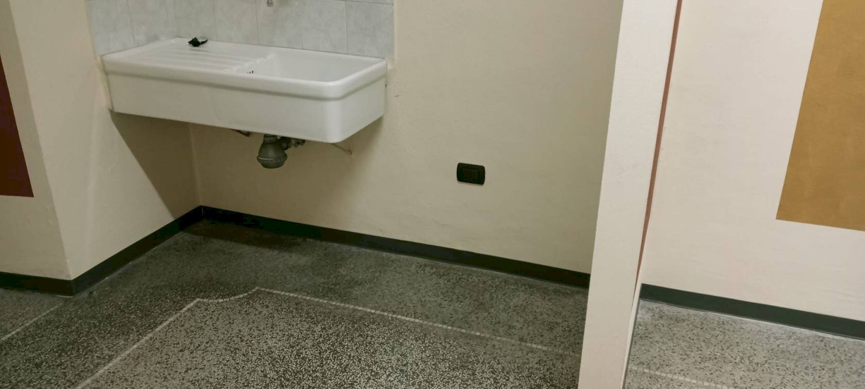 Negozio via Sebastiano Grandis, 34, Cuneo (zona Centro) - foto 3