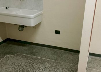 Negozio via Sebastiano Grandis, 34, Cuneo (zona Centro) - foto 3