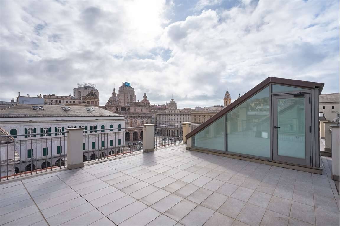 Three-room apartment Piazza Raffaele de Ferrari, 4, Genova (neighborhood Centro) - photo 2