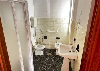 bagno - Bilocale via Roma, 24A, Perosa Argentina - foto 15