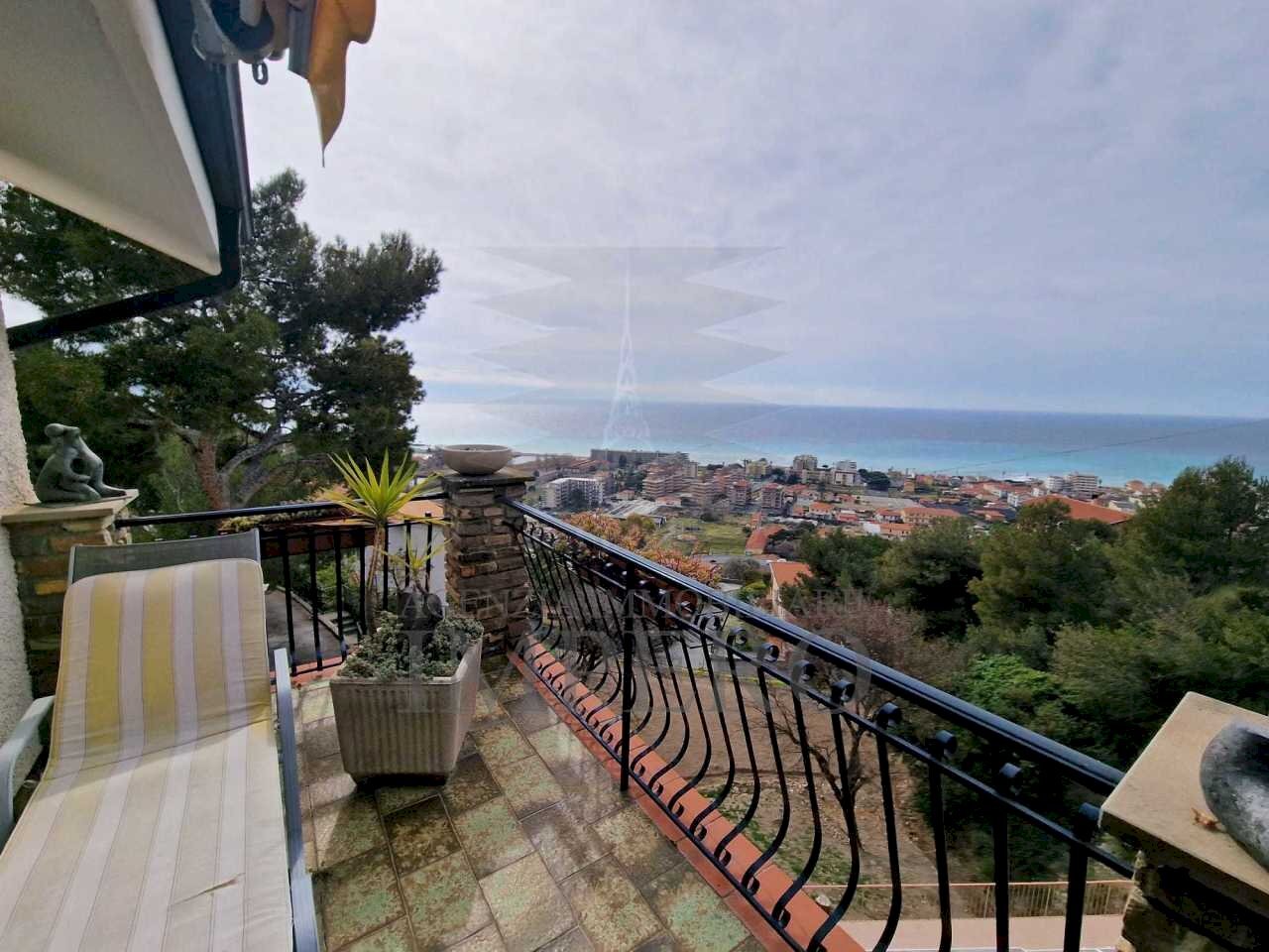 Villa Via Collasgarba, Ventimiglia - photo 1