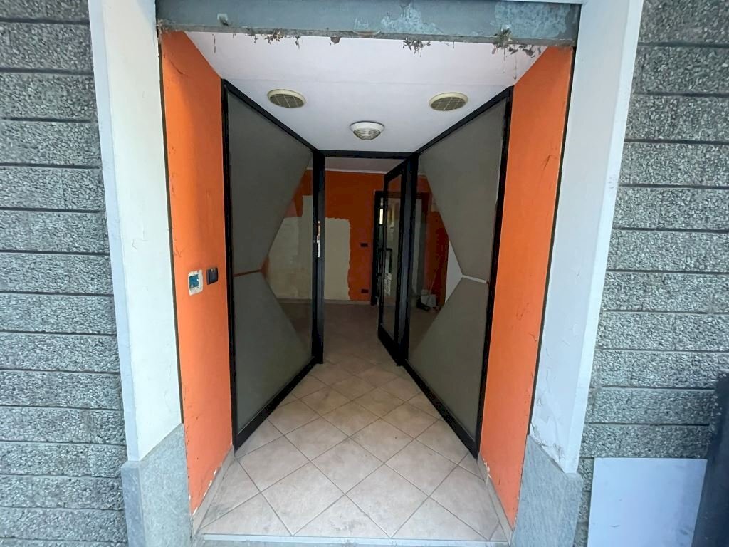Ingresso - Negozio via Roma, 43, Perosa Argentina - foto 2