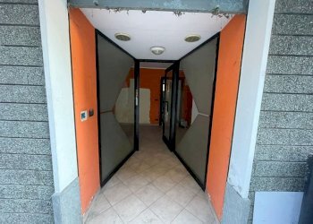 Ingresso - Negozio via Roma, 43, Perosa Argentina - foto 2