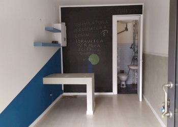 Fondo - Locale Commerciale Viale della Libertà  6, Livorno - foto 1