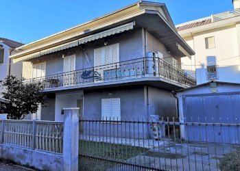 Independent house via Abruzzo, Alba Adriatica - photo 1