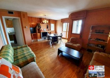 Salone - Quadrilocale via dei Bucaneve, Rieti - foto 1