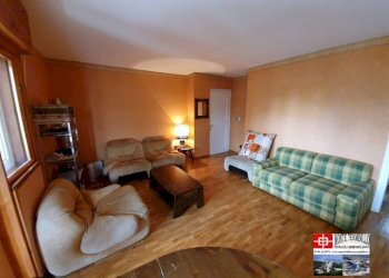 Salone - Quadrilocale via dei Bucaneve, Rieti - foto 3