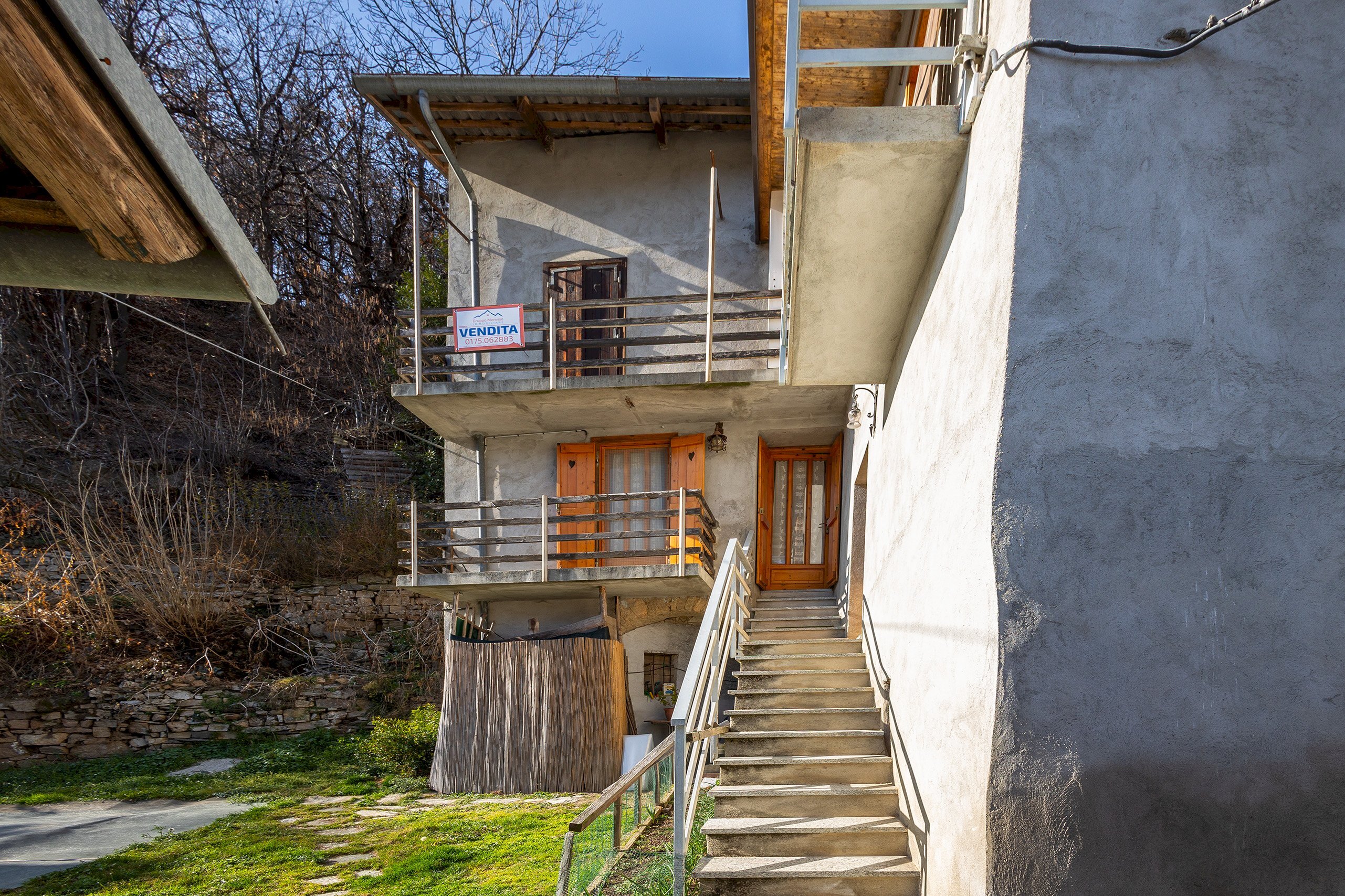 Portion of a house via Combetta, Brondello - photo 2