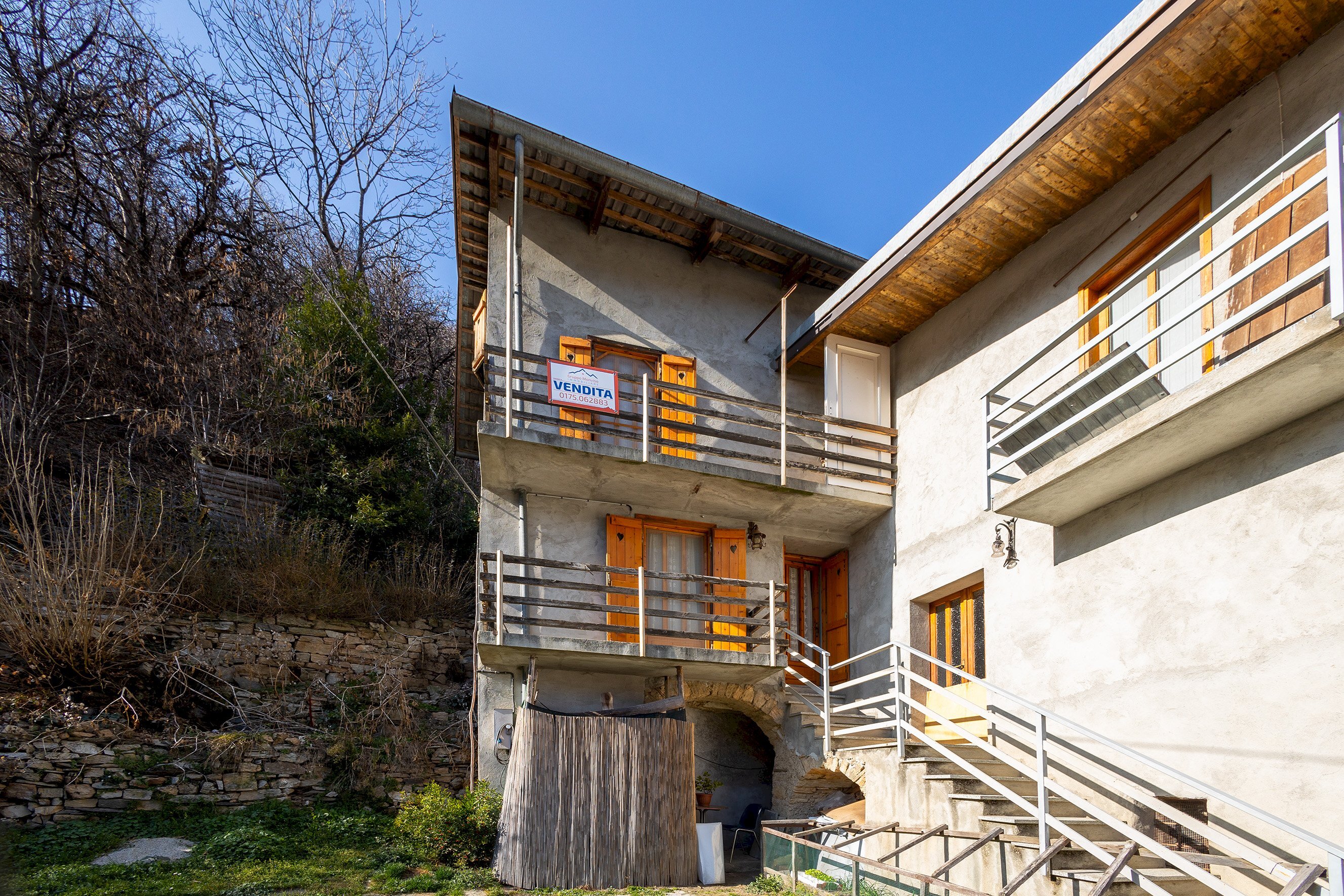 Portion of a house via Combetta, Brondello - photo 3