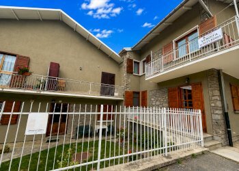 Three-room apartment via Trento, 15, Perosa Argentina - photo 2