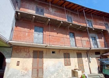 facciata dal cortile - Casa indipendente via Guglielmo Marconi, 95, Borgo San Dalmazzo - foto 2