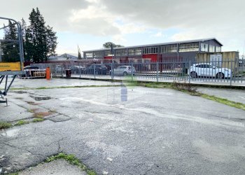 piazzale esterno - Locale Commerciale Via Antonio Meucci, Pisa - foto 2