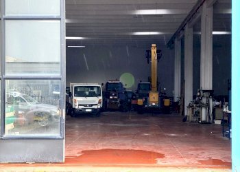 portone di ingresso - Locale Commerciale Via Antonio Meucci, Pisa - foto 13