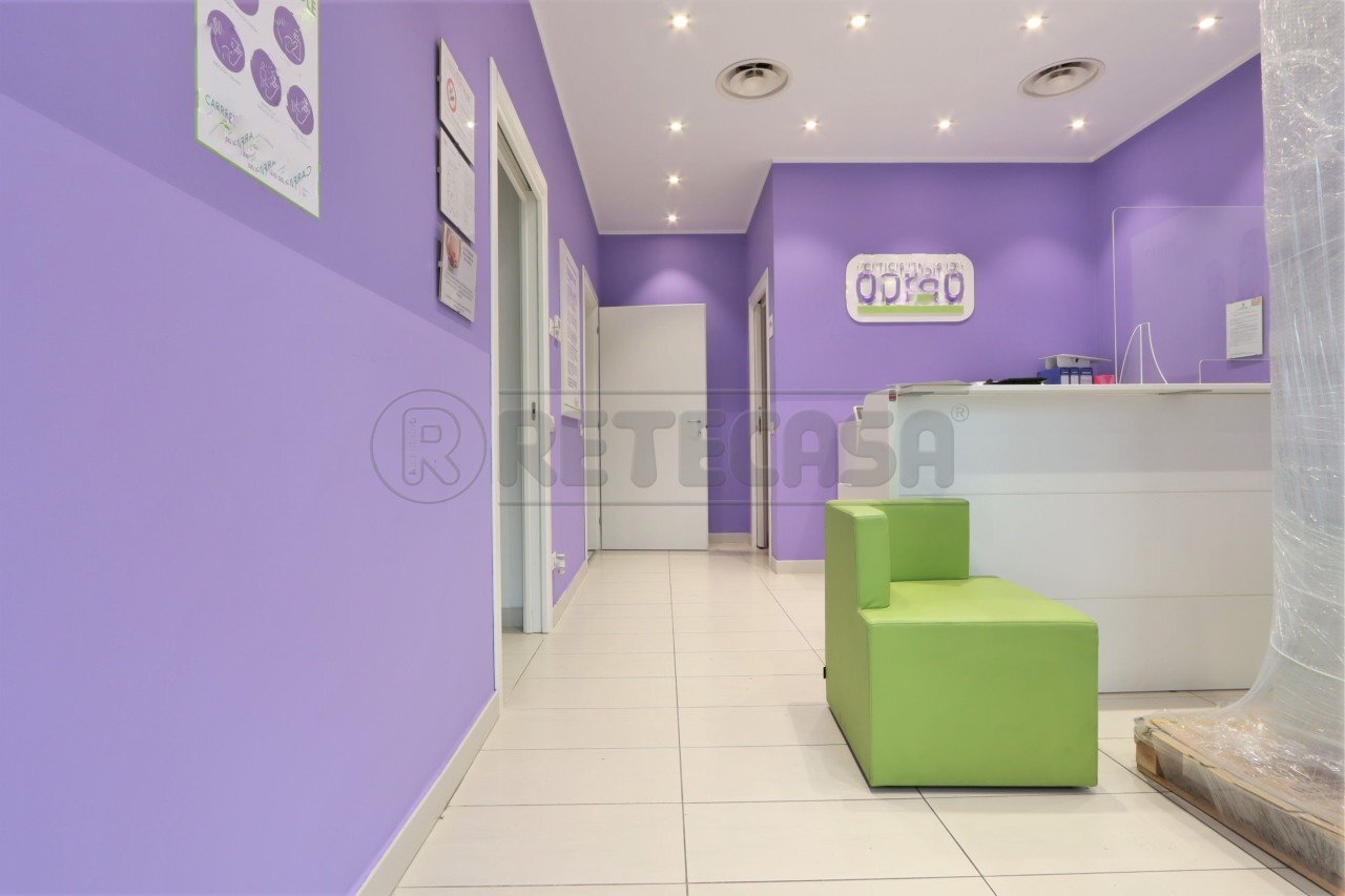 IMG_4065.JPG - Locale Commerciale Via Napoli, Vicenza - foto 2