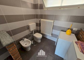 bagno - Bilocale via Umberto I, 49, Bra - foto 8
