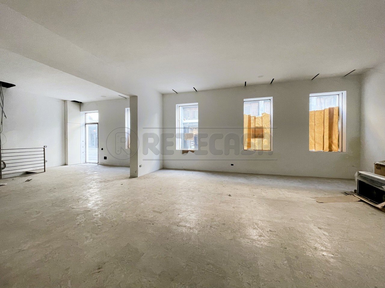 Negozio - Locale Commerciale Riviera dei Ponti Romani 13, Padova - foto 1