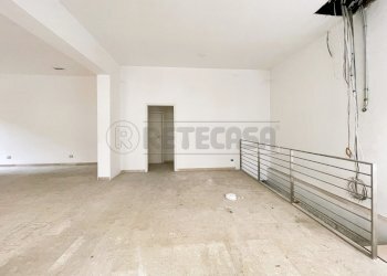 Negozio - Locale Commerciale Riviera dei Ponti Romani 13, Padova - foto 5