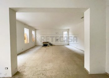 Negozio - Locale Commerciale Riviera dei Ponti Romani 13, Padova - foto 10