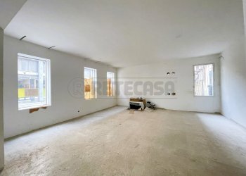 Negozio - Locale Commerciale Riviera dei Ponti Romani 13, Padova - foto 12