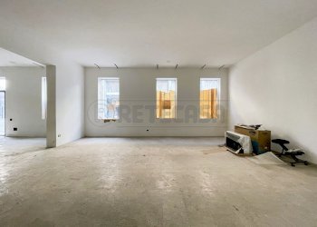 Negozio - Locale Commerciale Riviera dei Ponti Romani 13, Padova - foto 13