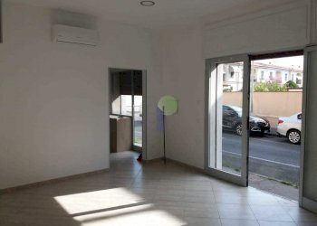 Locale Commerciale Via Toscana 34, Livorno - foto 1