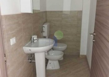 Locale Commerciale Via Toscana 34, Livorno - foto 6