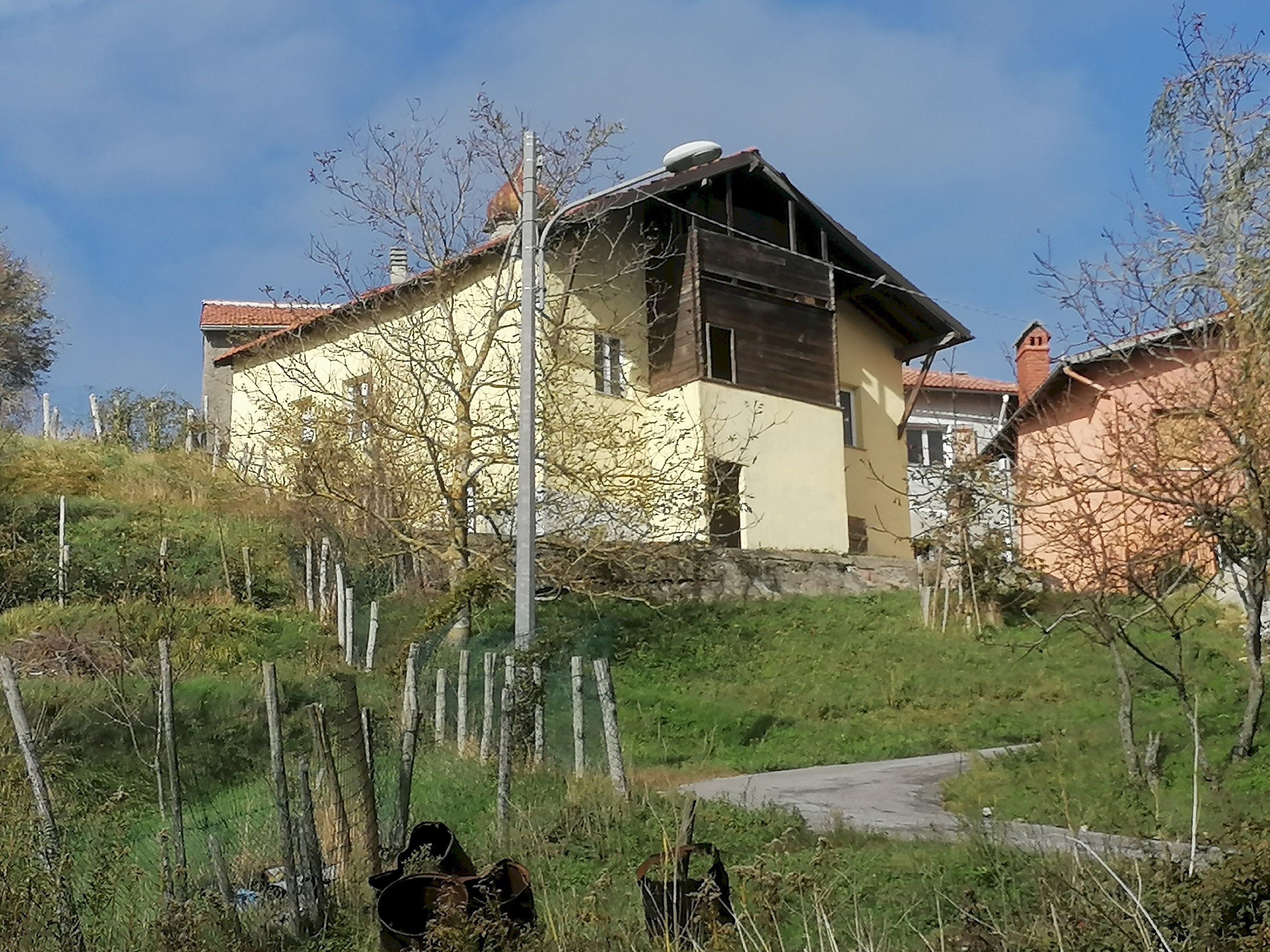 Casa indipendente Isola del Cantone - foto 1