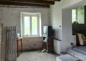 Independent house Isola del Cantone - photo 8