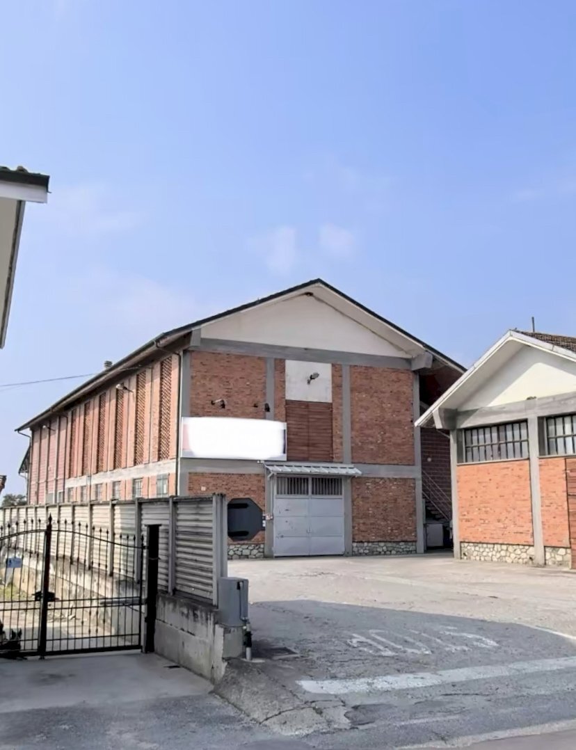 Capannone Via Dronero, Busca - foto 1