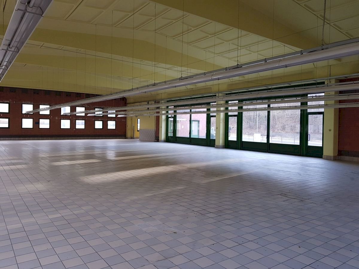 Capannone interni - Locale Commerciale via Lambro 40, Castelmarte - foto 3