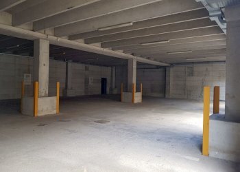 Capannone interni - Locale Commerciale via Lambro 40, Castelmarte - foto 8