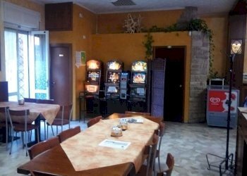 Zona ristorante - Locale Commerciale via Venezia 9, Brenna - foto 2