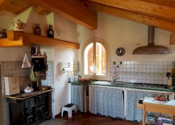 Cucina, piano secondo - Villa via Provinciale 56, Alta Valle Intelvi - foto 7