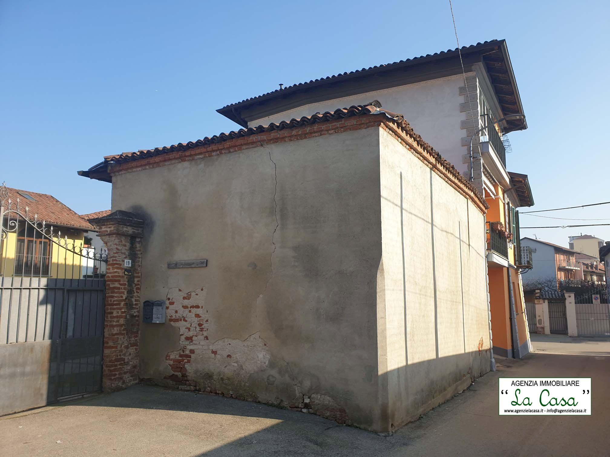 facciata principale - Tettoia / Portico VIA GIOVANNI CANTA, Villanova d'Asti - foto 2