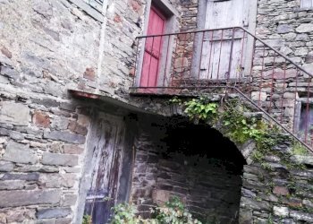 thumbnail_7ae9bd0a-e0fb-4223-aacb-3e52433fab13.jpg - Casa semi indipendente Zeri, Zeri - foto 1