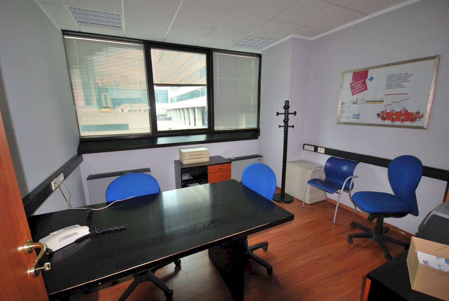 Interno non residenziale - Ufficio via Pietro Chiesa, 7, Genova (zona Sampierdarena) - foto 1