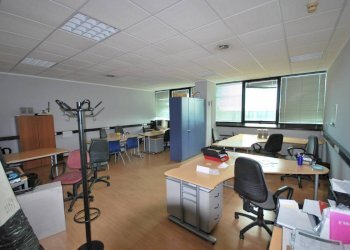 Interno non residenziale - Ufficio via Pietro Chiesa, 7, Genova (zona Sampierdarena) - foto 8