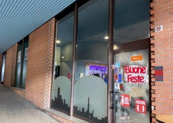 Negozio via Pietro Chiesa, 7, Genova (zona Sampierdarena) - foto 3