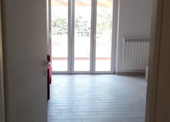 2015-09-12 09.46.49.jpg - Monolocale Via Aurelia lato Pisa  284/A, Sarzana - foto 10